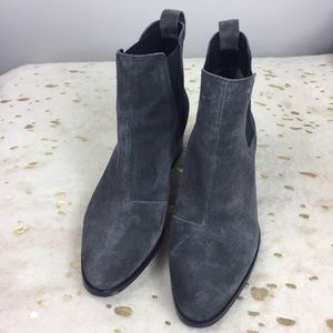 RAG & BONE Walker Chelsea Boots in Grey Suede